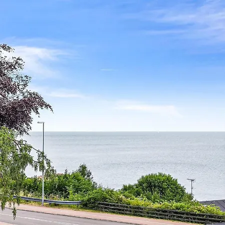 2 Bedroom Stunning In 아파트 *